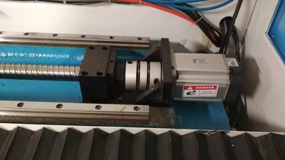 Servo 2,4 Nm na pojezdu, závitovka d=30 mm.jpg (108.92 KiB) Zobrazeno 4547 x Servo 2,4 Nm na pojezdu, závitovka d=30 mm