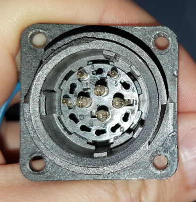 Isel_Amphenol-12pin_motor.jpg
