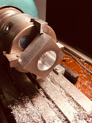 kosticka.jpg (201.73 KiB) Zobrazeno 4172 x Kostka, frézovaná na velikost 45x45mm tl. 20mm