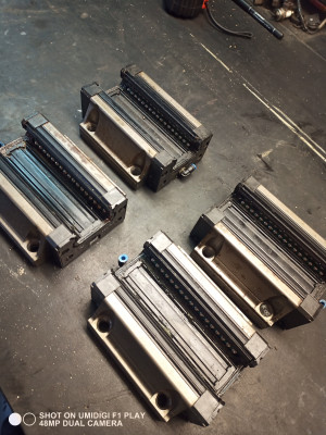 4x lineární vozík THK SHS45  -1300kc