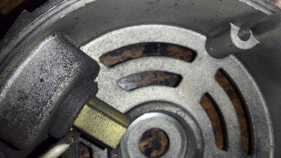 Motor 02.jpg (234.96 KiB) Zobrazeno 3685 x Bordel z uhlíků I
