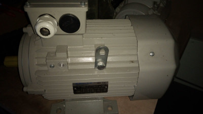 motor 4kw bok.jpg