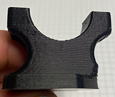 drzak11.jpg (134.44 KiB) Zobrazeno 4365 x Pohled z boku průměr díry je 23mm