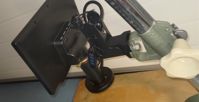 mikroskop 3d tisk drzak lampicky s lampou (3).jpg