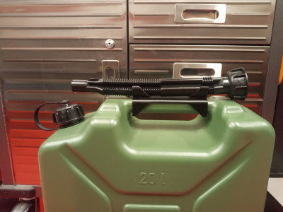 nalevka drzak kanistr.jpg