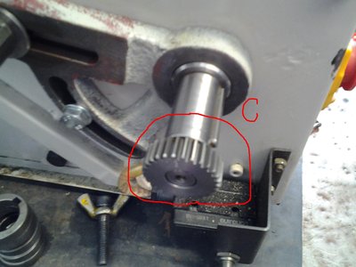 Fotografie0433a.JPG (246.27 KiB) Zobrazeno 11298 x Na hřídel C je přiloženo kolo 28Z na ukázku, že tam fakt nejde :-)))