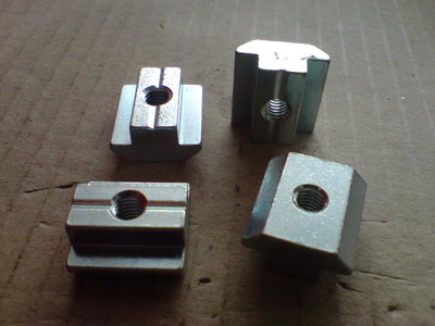 závit M6  50ks