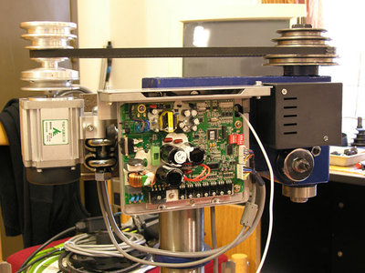 02.jpg (107.96 KiB) Zobrazeno 7540 x Pohled na řídící jednotku AC servomotoru.