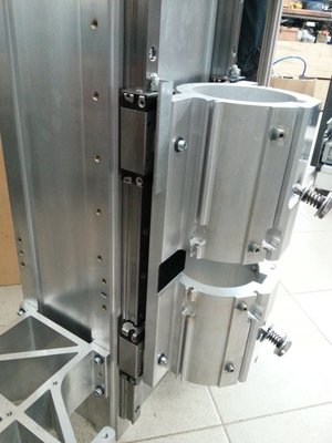 7_Detail_vozíku_lineáry.jpg