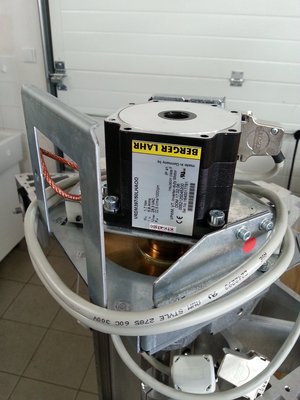9a_Detail_Motoru_setrvačník.jpg
