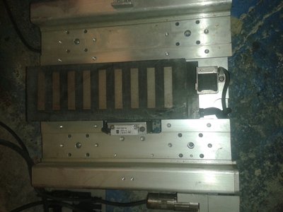 lineární servomotor bez magnetů 750Kč