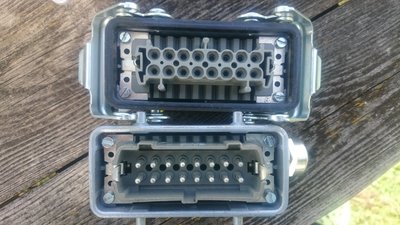 16 pinů 400V/16A