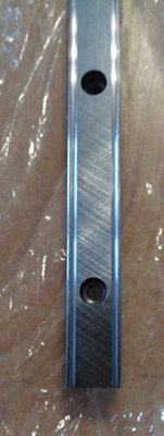 THK_SSR15.jpg (163.52 KiB) Zobrazeno 4006 x samotná kolejnice THK SSR15 bez vozíků