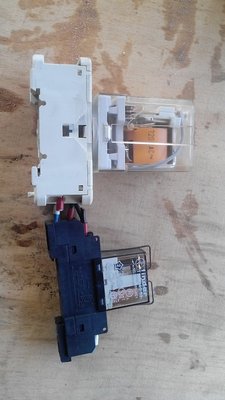 rele220v.jpg