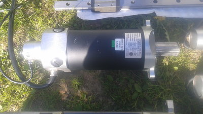 servo motor Siemens BB96.125.69  celkem 1ks cenu prosím nabídněte,nerad bych psal nějakou nesmyslnou cenu