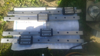 20180426_170353.jpg (1.16 MiB) Zobrazeno 6283 x linearní vedení včetně vozíků INA KWE32 délka 500mm celkem 4ks 1ks lišta + vozík 450,- nebo dohoda