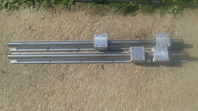 20180426_170200.jpg (1.66 MiB) Zobrazeno 6283 x podepřené tyče průměr 30mm a délka 1160mm vč. 2 vozíků celkem 5ks kompletů. 3komplety dobrý stav,1komplet za 400,-<br />a 2 komplety, tyče dobrý stav,ale vozíky mají již vůli 1ks kompletu 250,- nebo dohoda